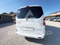 2017 Ford Tourneo