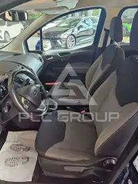 2017 Ford Tourneo