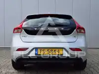 2018 Volvo V40