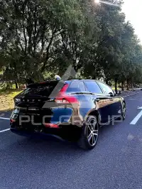 2018 Volvo V40