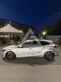 2018 Volvo V40