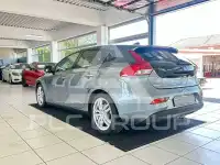 2018 Volvo V40