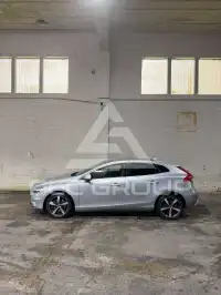 2018 Volvo V40