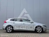 2018 Volvo V40