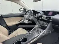 2018 Lexus IS300
