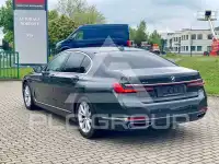 2019 BMW 740