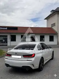 2019 BMW 320