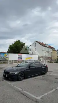 2019 BMW 520