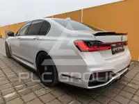 2019 BMW 745