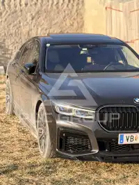 2020 BMW 740