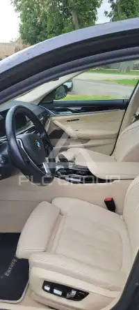 2020 BMW 530