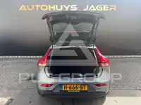 2020 Volvo V40