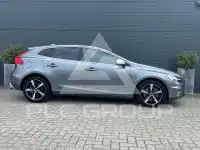 2020 Volvo V40