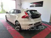 2020 Volvo V40