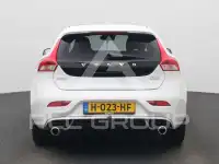 2020 Volvo V40