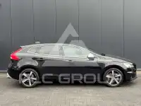 2020 Volvo V40