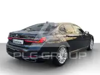 2021 BMW 740