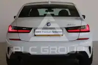 2021 BMW 320