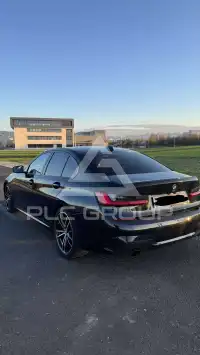 2021 BMW 320