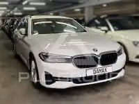 2021 BMW 520