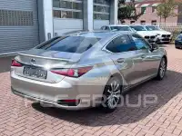 2021 Lexus ES300