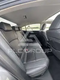 2021 Lexus ES300