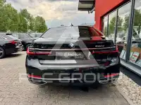 2022 BMW 740