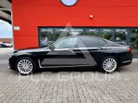 2022 BMW 740