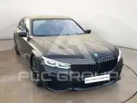 2022 BMW 750