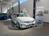 2022 BMW 320