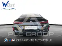 2022 BMW M8