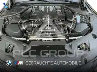 2022 BMW M8