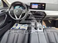 2022 BMW 520