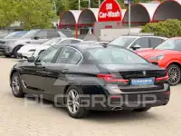 2022 BMW 520