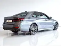 2022 BMW 520