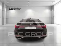 2022 BMW 730