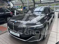 2022 BMW 730