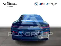 2022 BMW M8