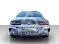 2022 BMW M8