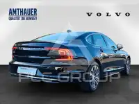 2022 Volvo S90