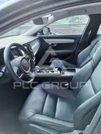 2022 Volvo V90