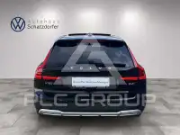 2022 Volvo V90