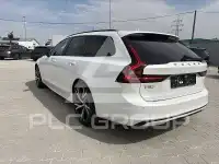 2022 Volvo V90
