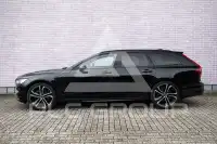 2022 Volvo V90