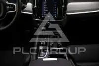 2022 Volvo V90