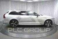 2022 Volvo V90