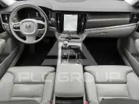 2022 Volvo V90