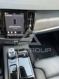 2022 Volvo V90