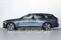 2022 Volvo V90