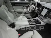 2022 Volvo V90